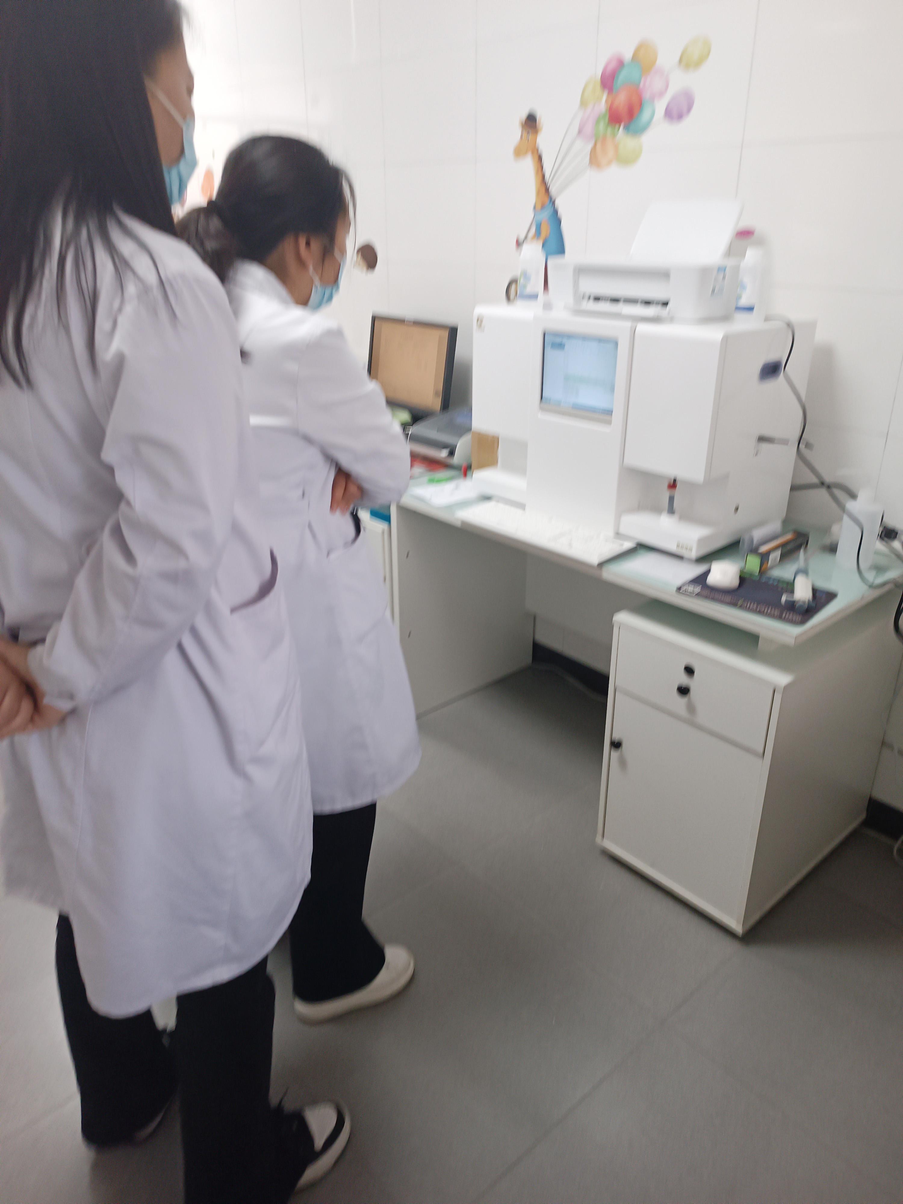 山东国康品牌GK-1型号微量元素分析仪在陕西西安济仁医院装机