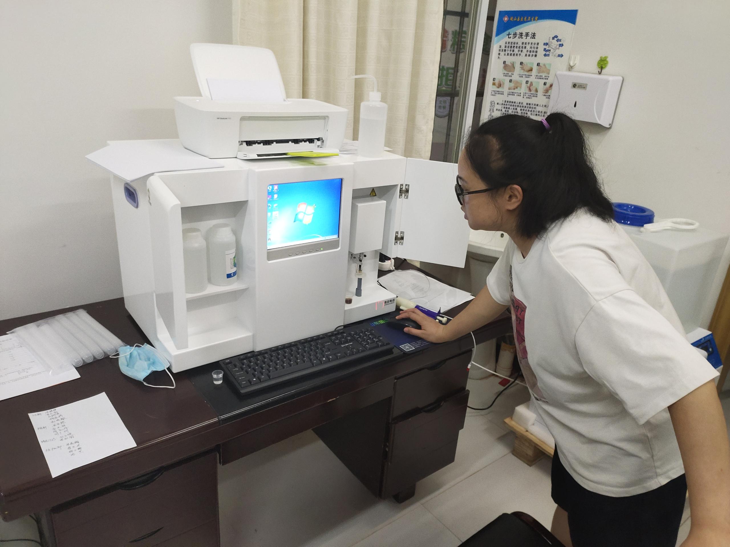 “山东国康”10年资深行业经验品质铸就医用微量元素测试仪品牌